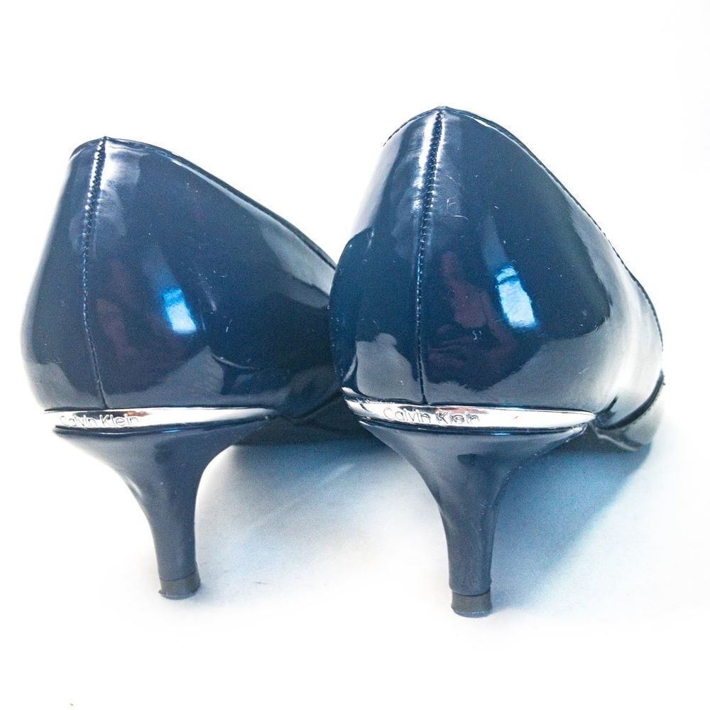 Calvin Klein Nala Two-Tone Blue/Black Patent Kitten Heels Sz 6 - Picture 5 of 9